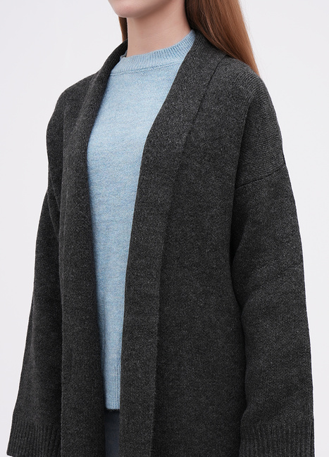 Женский серый кардиган EQUILIBRI артикул BW343001 000 Dark grey FW2025 Фото ракурс 3 - Женский серый кардиган EQUILIBRI артикул BW343001 000 Dark grey FW2025