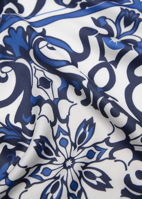 Женский голубой шарф Mango артикул 17031133 52 1 season Фото ракурс 2 - Женский голубой шарф Mango артикул 17031133 52 1 season