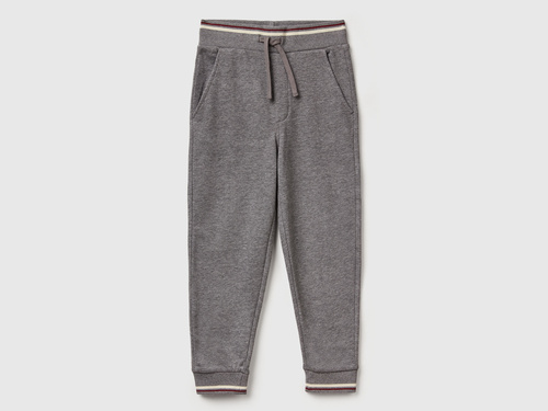Фото ракурс 1 - Сірі штани Benetton для хлопчиків артикул 32N4CF06E.G 507 25A