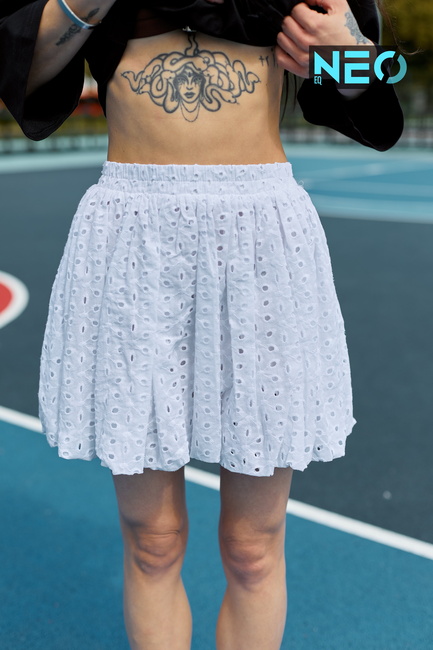 Жіноча біла спiдниця EQUILIBRI артикул NW462002 000 White SS2026 Фото ракурс 2 - Жіноча біла спiдниця EQUILIBRI артикул NW462002 000 White SS2026