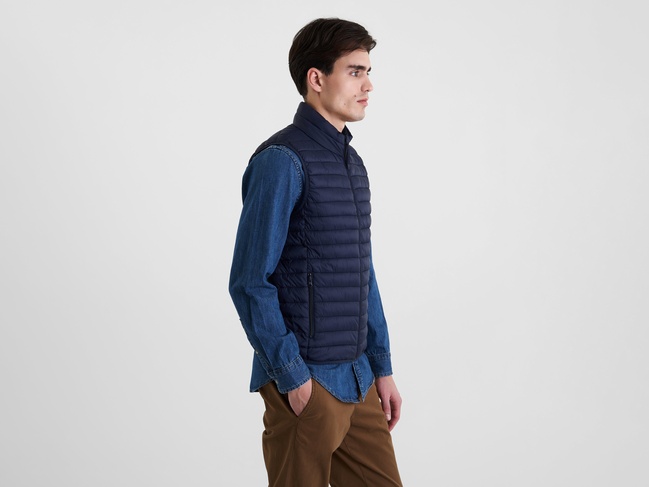 Чоловічий синій жилет Benetton артикул 2TWDUJ00P 016 25A Фото ракурс 6 - Чоловічий синій жилет Benetton артикул 2TWDUJ00P 016 25A