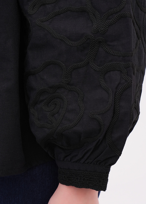 Фото ракурс 4 - Жіноча чорна блузка EQUILIBRI артикул W421 034 000 Black FW2025