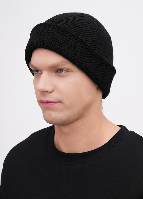 Чоловіча чорна шапка EQUILIBRI артикул M881 001 000 Black FW2025 Фото ракурс 1 - Чоловіча чорна шапка EQUILIBRI артикул M881 001 000 Black FW2025