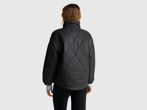 Фото ракурс 2 - Женская черная куртка Benetton артикул 2YRYDN080 100 25A
