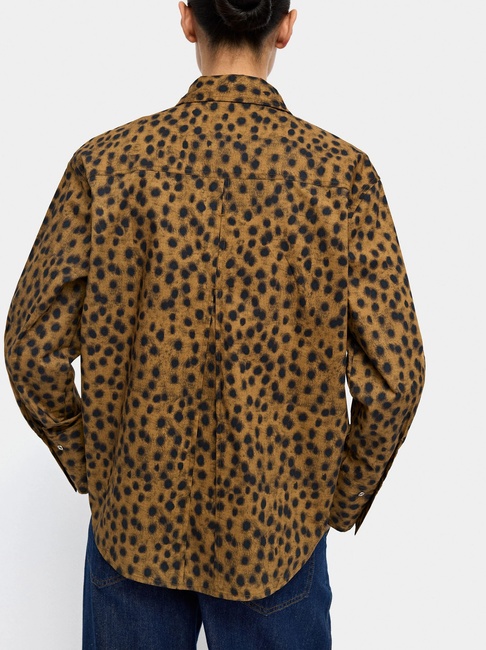 Жіноча коричнева блузка Parfois артикул 238116 _BM FW2025 Фото ракурс 2 - Жіноча коричнева блузка Parfois артикул 238116 _BM FW2025