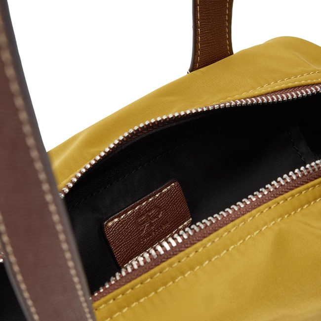 Жіноча жовта сумка Parfois артикул 240747 _MD FW2025 Фото ракурс 4 - Жіноча жовта сумка Parfois артикул 240747 _MD FW2025