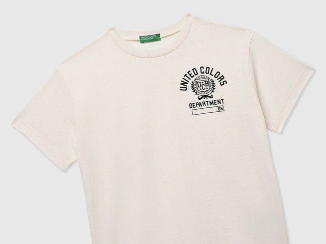 Фото ракурс 3 - Бежева футболка для хлопчиків Benetton артикул 3I1XC10N3.G 0R2 25P
