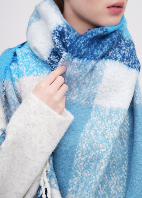 Фото ракурс 2 - Жіночий синій шарф EQUILIBRI артикул W882 007 000 Blue FW2025