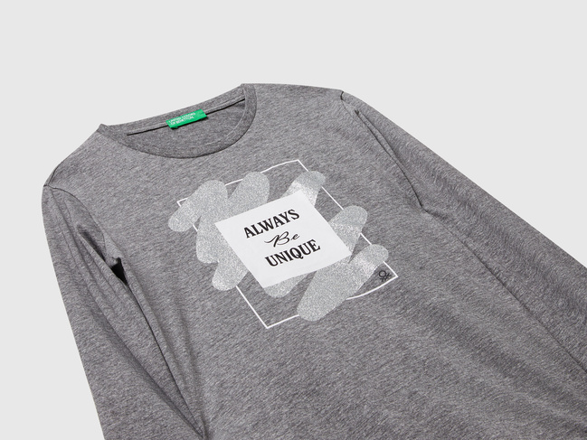 Фото ракурс 3 - Сірий лонгслів для дівчаток Benetton артикул 35RYC10QE.G 507 25A