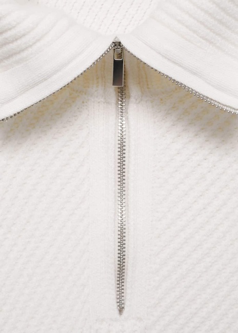 Женский молочный джемпер Mango артикул 87064071 05 8 season Фото ракурс 5 - Женский молочный джемпер Mango артикул 87064071 05 8 season