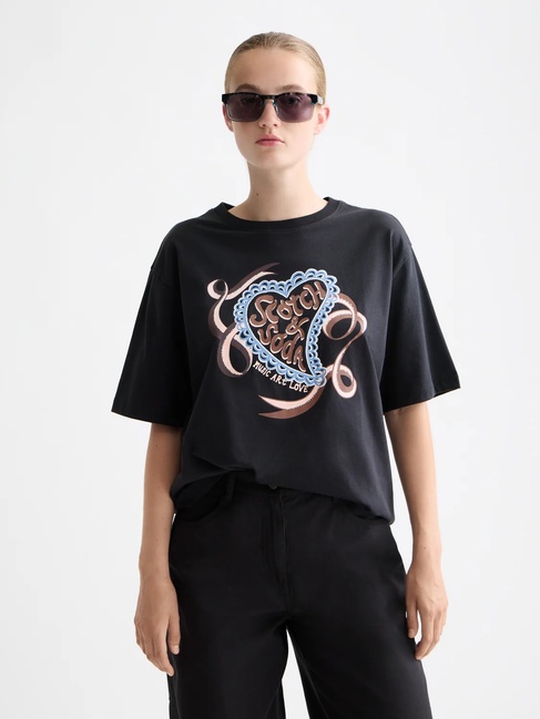 Фото ракурс 1 - Женская черная футболка SCOTCH & SODA артикул U9A00890T U014 FW2025