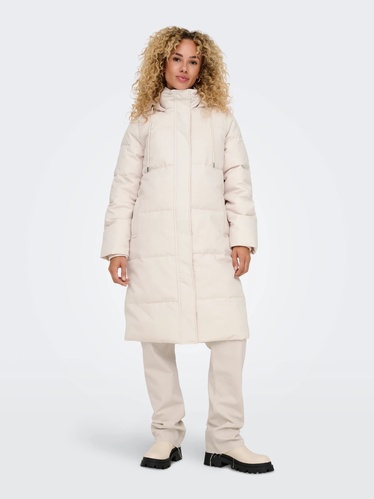 Фото ракурс 1 - Женское бежевое пальто Only артикул 15318853 moonbeam FW2025