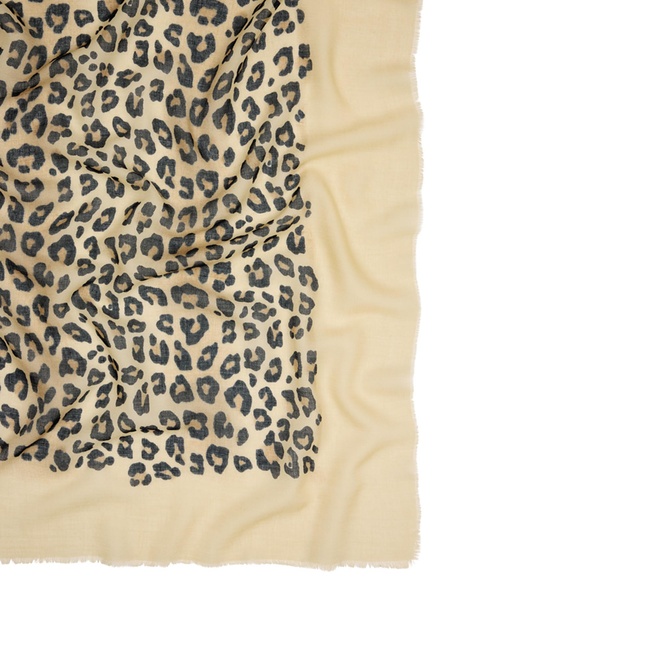 Фото ракурс 3 - Женский бежевый шарф Parfois артикул 239925 _BM FW2025