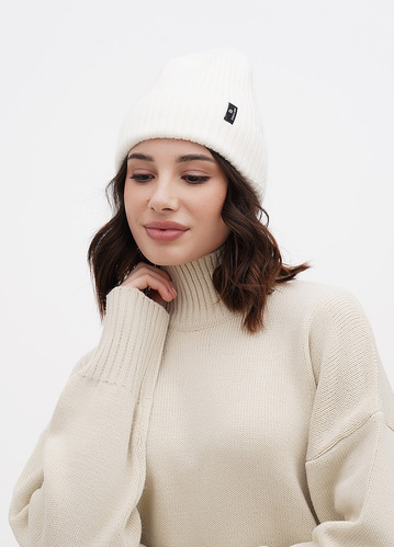 Фото ракурс 1 - Женская молочная шапка EQUILIBRI артикул W SW Hat Helly MILK FW2024