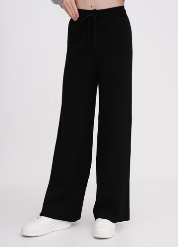 Фото ракурс 1 - Жіночі чорні штани EQUILIBRI артикул W365 006 000 Black FW2025