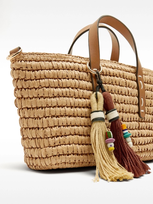 Женская бежевая сумка Parfois артикул 229862 NCM SS2025 Фото ракурс 3 - Женская бежевая сумка Parfois артикул 229862 NCM SS2025