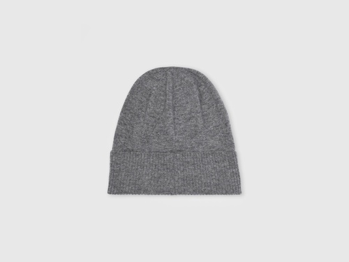 Фото ракурс 1 - Женская серая шапка Benetton артикул 1002DA010 507 25A