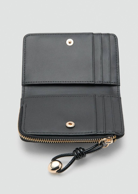 Женский черный кошелёк Mango артикул 27081236 99 2 season Фото ракурс 3 - Женский черный кошелёк Mango артикул 27081236 99 2 season
