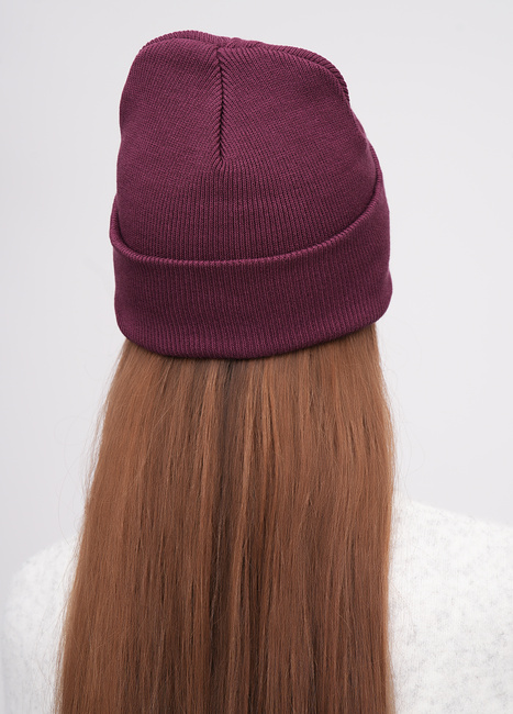 Жіноча фіолетова шапка EQUILIBRI артикул W881 003 000 PURPLE FW2025 Фото ракурс 2 - Жіноча фіолетова шапка EQUILIBRI артикул W881 003 000 PURPLE FW2025