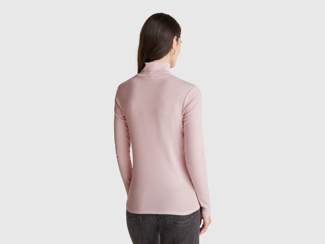 Жіноча рожева водолазка Benetton артикул 3GA2E2224 10P 25A Фото ракурс 2 - Жіноча рожева водолазка Benetton артикул 3GA2E2224 10P 25A