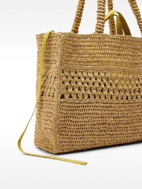 Женская бежевая сумка Parfois артикул 230282 NCL FW2025 Фото ракурс 3 - Женская бежевая сумка Parfois артикул 230282 NCL FW2025