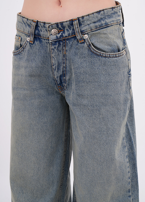 Фото ракурс 3 - Женские синие джинсы EQUILIBRI артикул W568 016 000 NAVY BLUE FW2025