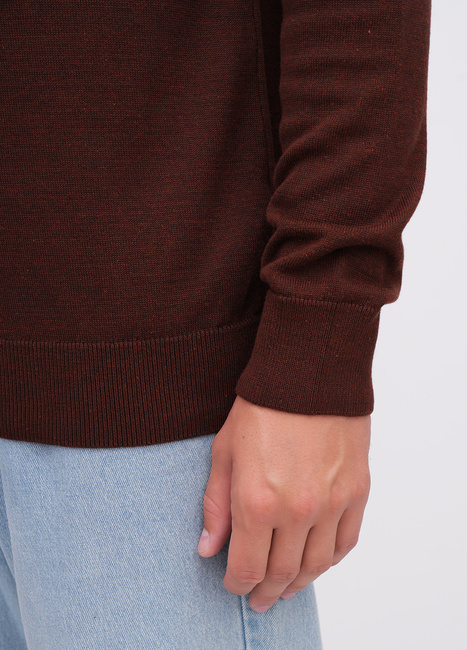 Чоловічий коричневий светр EQUILIBRI артикул M342 004 000 Brown FW2025 Фото ракурс 4 - Чоловічий коричневий светр EQUILIBRI артикул M342 004 000 Brown FW2025