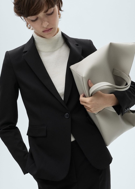 Фото ракурс 5 - Жіночий чорний пiджак Mango артикул 17045806 99 1 season