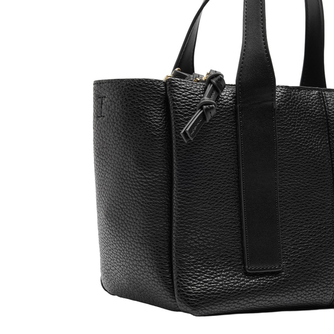 Фото ракурс 3 - Женская черная сумка Parfois артикул 237145 _BK FW2025