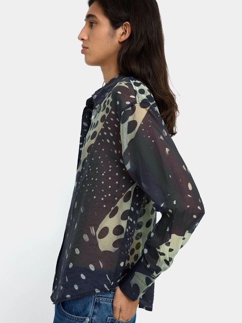 Жіноча синя сорочка Parfois артикул 241336 _DM FW2025 Фото ракурс 4 - Жіноча синя сорочка Parfois артикул 241336 _DM FW2025