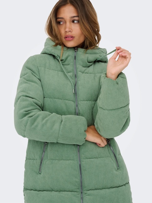 Фото ракурс 6 - Женская зеленая куртка Only артикул 15334768 Hedge Green FW2025