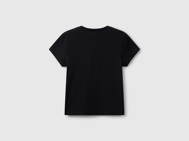 Фото ракурс 2 - Чорна футболка для дівчаток Benetton артикул 3I1XC10Q1.G 100 25A