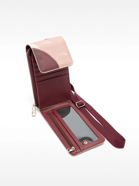 Женский розовый чехол Parfois артикул 231788 _BM SS2025 Фото ракурс 5 - Женский розовый чехол Parfois артикул 231788 _BM SS2025