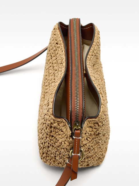 Фото ракурс 6 - Женская бежевая сумка Parfois артикул 229875 NCM FW2025