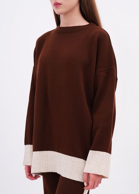 Жіночий коричневий светр EQUILIBRI артикул W391 039 100 Brown FW2025 Фото ракурс 3 - Жіночий коричневий светр EQUILIBRI артикул W391 039 100 Brown FW2025