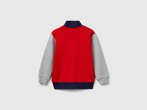 Фото ракурс 2 - Сіро-червона олімпійка Benetton для хлопчиків артикул 3J70G503X.P 904 25A