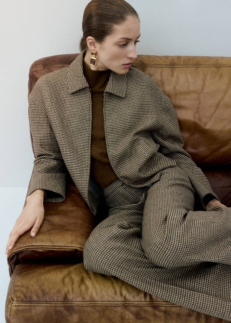 Женский бежевый жакет Mango артикул 27021324 09 2 season Фото ракурс 4 - Женский бежевый жакет Mango артикул 27021324 09 2 season