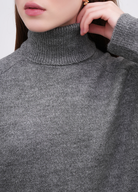 Женский серый свитер EQUILIBRI артикул W342 083 000 Grey FW2025 Фото ракурс 4 - Женский серый свитер EQUILIBRI артикул W342 083 000 Grey FW2025