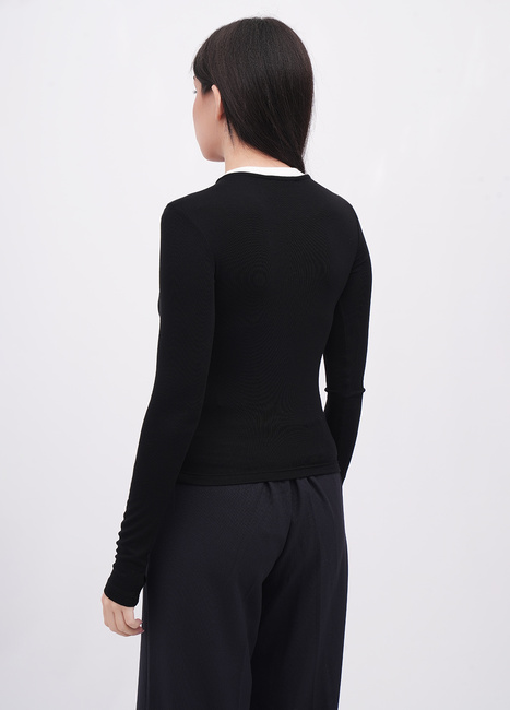 Фото ракурс 2 - Жіночий чорний лонгслів EQUILIBRI артикул W215 027 000 Black FW2025