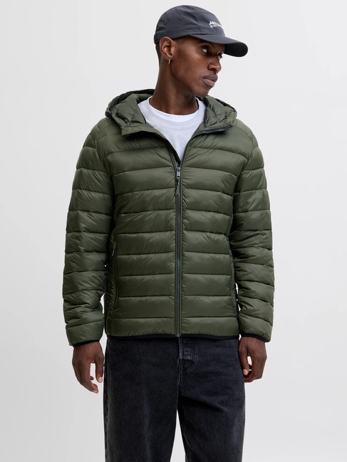Мужская хаки куртка Jack & Jones артикул 12280970 Rosin FW2025 Фото ракурс 1 - Мужская хаки куртка Jack & Jones артикул 12280970 Rosin FW2025