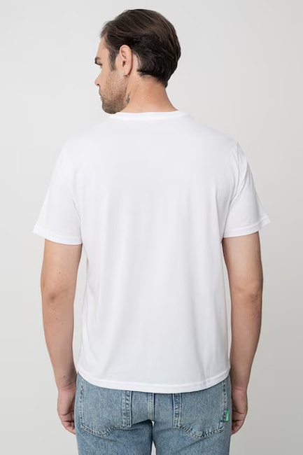 Мужская белая футболка Benetton артикул 3I1XU10A4 904 25P Фото ракурс 2 - Мужская белая футболка Benetton артикул 3I1XU10A4 904 25P