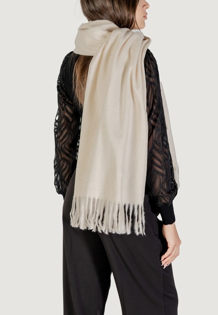 Фото ракурс 2 - Жіночий білий шарф Only артикул 15350198 CLOUD DANCER FW2025