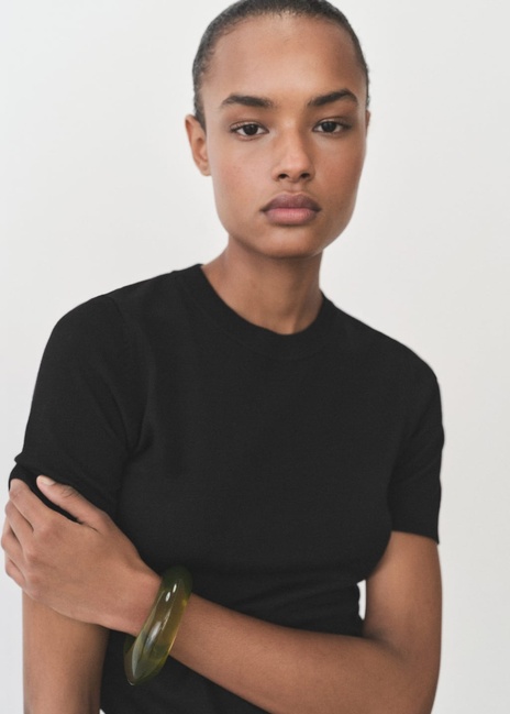 Жіночий чорний джемпер Mango артикул 87004083 99 1 season Фото ракурс 4 - Жіночий чорний джемпер Mango артикул 87004083 99 1 season