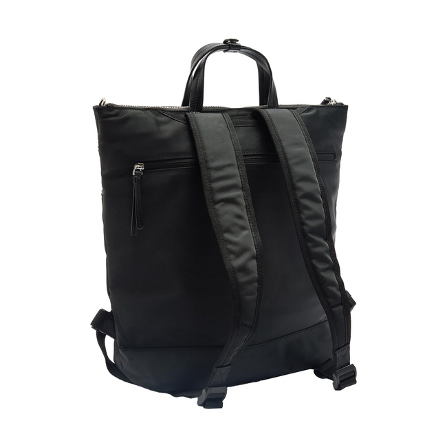 Жіночий чорний рюкзак Parfois артикул 236810 _BK FW2025 Фото ракурс 4 - Жіночий чорний рюкзак Parfois артикул 236810 _BK FW2025