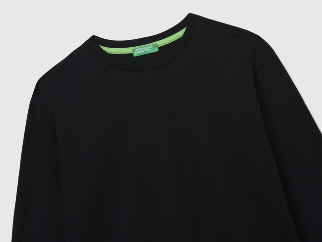 Черный лонгслив для мальчиков Benetton артикул 35RYC10O9.G 100 25P Фото ракурс 3 - Черный лонгслив для мальчиков Benetton артикул 35RYC10O9.G 100 25P