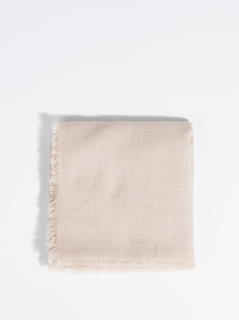 Фото ракурс 4 - Жіночий бежевий шарф Parfois артикул 160327 _BG FW2025