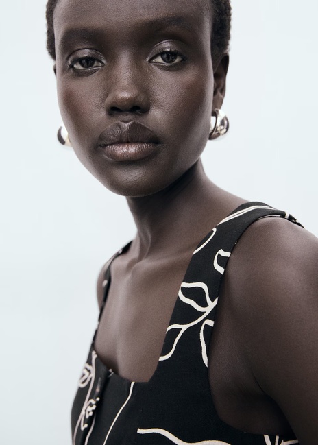 Женский черный жилет Mango артикул 17071163 99 1 season Фото ракурс 4 - Женский черный жилет Mango артикул 17071163 99 1 season