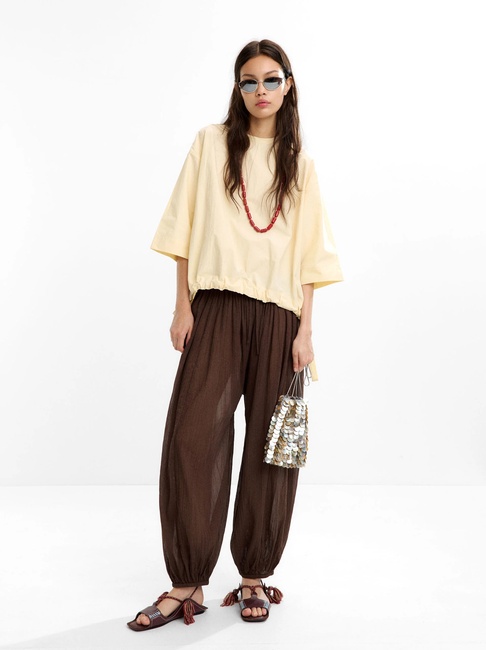 Женская молочная блузка Parfois артикул 230831 _EC FW2025 Фото ракурс 4 - Женская молочная блузка Parfois артикул 230831 _EC FW2025