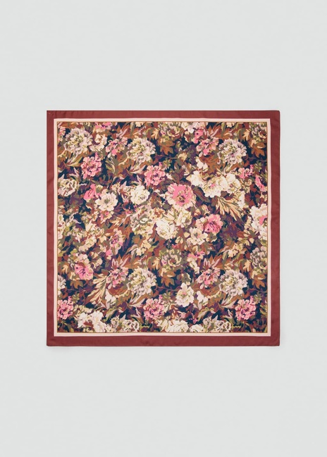 Жіночий коричневий шарф Mango артикул 27031201 30 2 season Фото ракурс 3 - Жіночий коричневий шарф Mango артикул 27031201 30 2 season