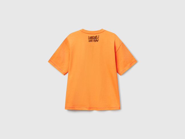 Оранжевая футболка для мальчиков Benetton артикул 3I1XC10P6.G 2L2 25E Фото ракурс 2 - Оранжевая футболка для мальчиков Benetton артикул 3I1XC10P6.G 2L2 25E